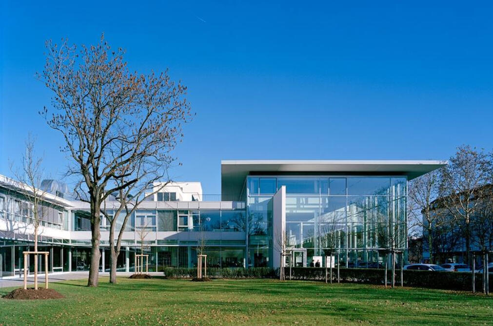 28a) Neubau BMW Motorradzentrum München - Objektplanung, LPH4 und LPH5